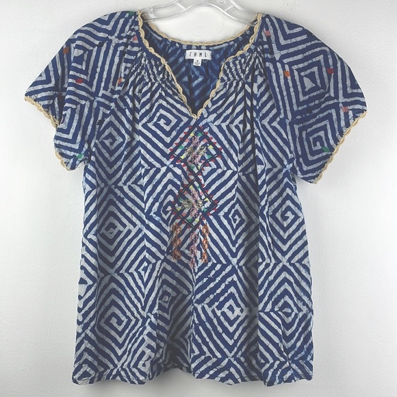 THML Tops - THML V-Neck Short Sleeved Shirt with Embroidery Size M